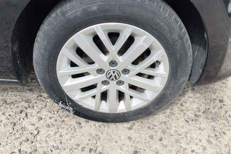 Used Volkswagen Santana 2013 1.6L Automatic Luxury Edition