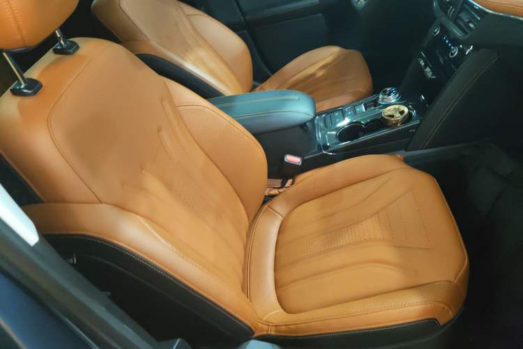 Used Ford Escape 2020 EcoBoost 245 Two-Wheel-Drive Titanium Edition