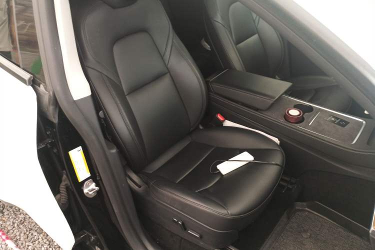 Used Tesla Model Y 2021 Long-Range All-Wheel-Drive Version 3D7 Right Front Seat