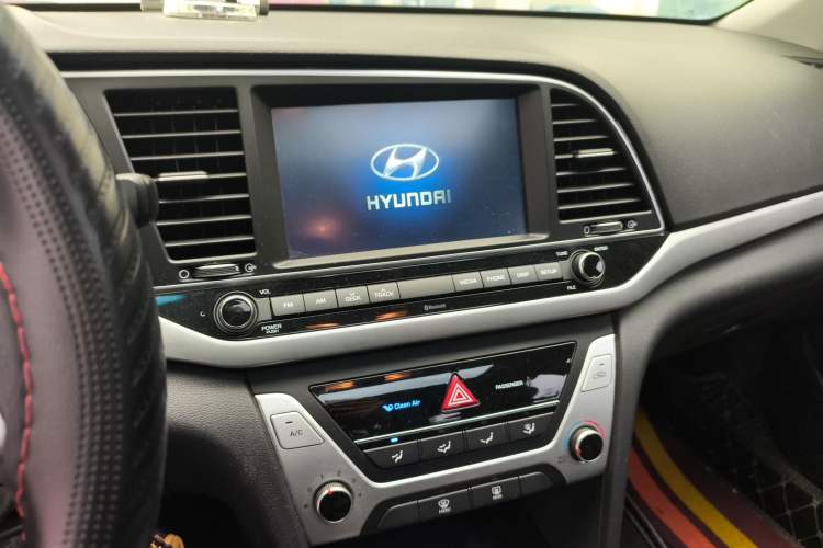 Used Hyundai Elantra (6th Generation / Lingdong) 2016 1.6L Automatic ZhiXuan – Elite Version Audio And AC Panel