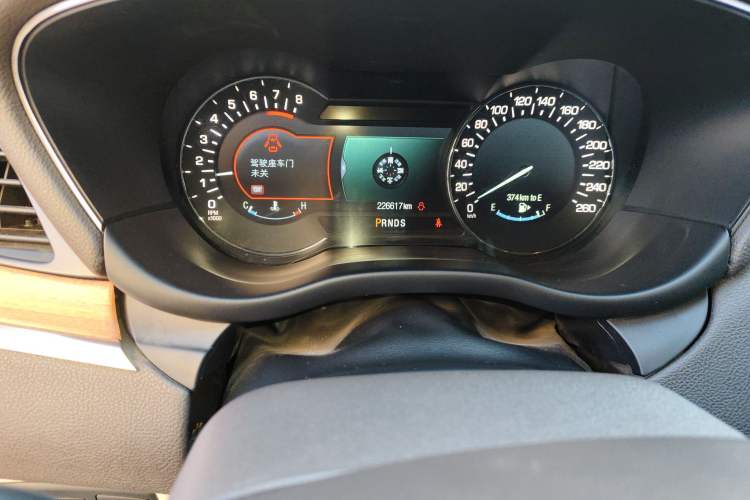 Used Lincoln MKC 2014 2.0T Four-Wheel Drive Luxury Edition Odometer Close Up