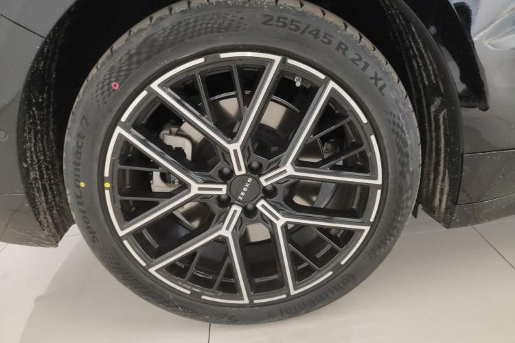 Used Zeekr 001 2026 Model 103° Rear-Drive Max Version Right Rear Wheel Hub