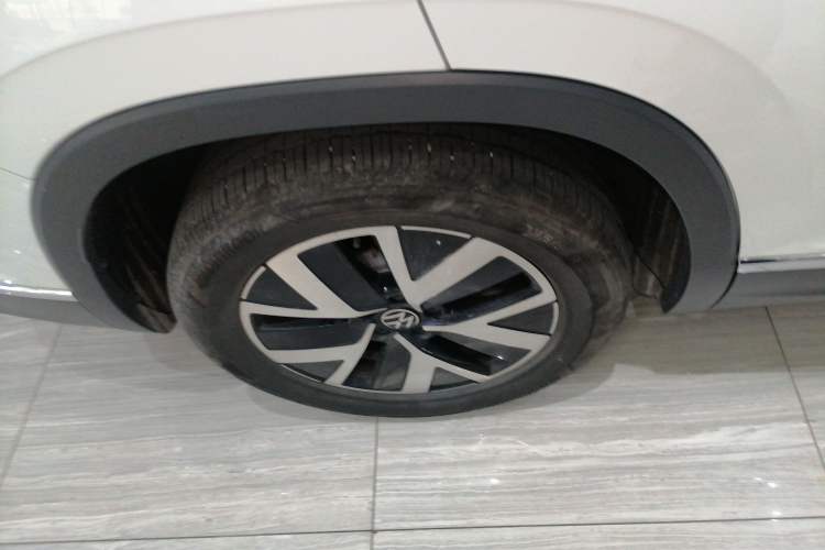 Used Volkswagen Tayron 2024 300TSI Two-Wheel-Drive Luxury Plus Advanced Version Right Rear Wheel Hub