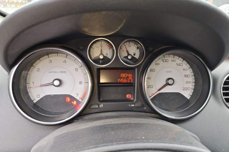 Used Peugeot 408 2013 1.6L Manual Comfort Edition
