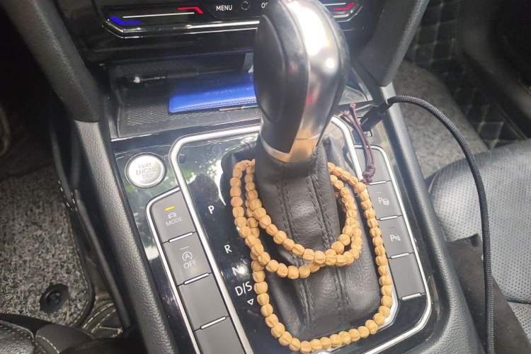 Used Volkswagen FAW-Volkswagen CC 2021 380TSI Striking Edition Gear Lever