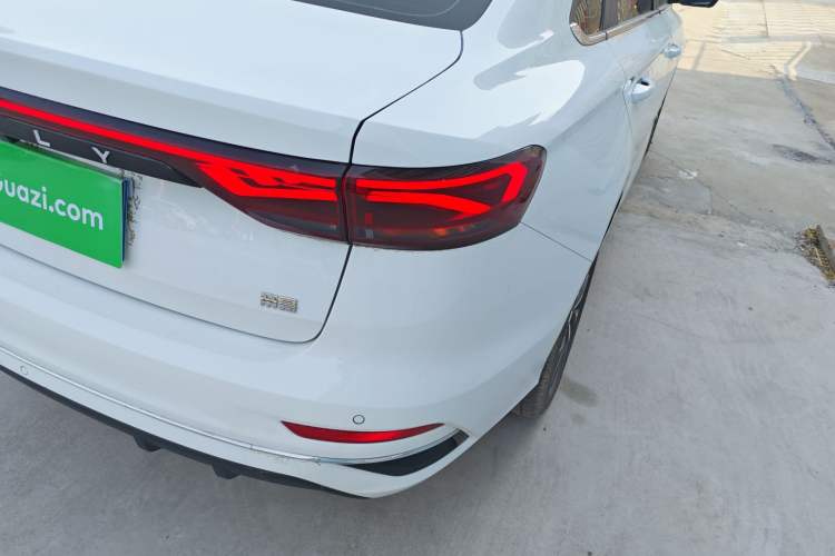 Used Geely Auto Emgrand 2025 4th Generation 1.5L CVT Luxury Version Right Rear Taillight