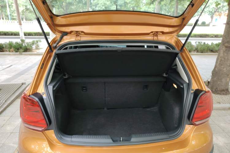 Used Volkswagen Polo 2018 1.5L Cross Polo Automatic