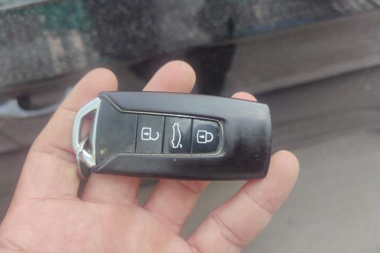 Used Volkswagen Touareg 2022 3.0 TSI Luxury Edition Black Diamond Sport Package Vehicle Key