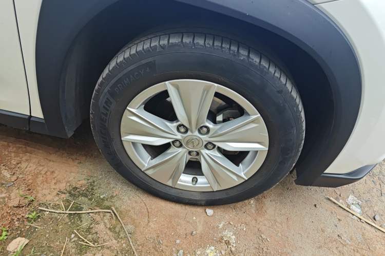 Used Lexus UX 2020 260h Explore-Cool Edition Right Front Wheel Hub