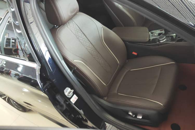 Used BMW 5 Series 2021 Facelifted 525Li M Sport Package