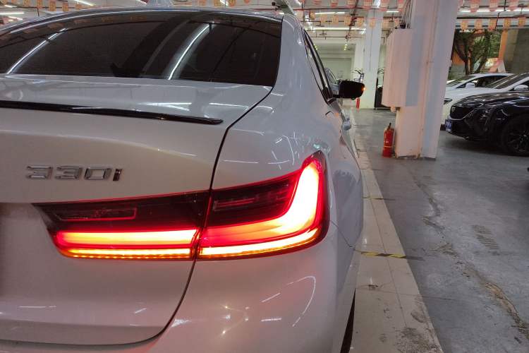 Used BMW 3 Series 2025 330i M Sport Night Edition Package Right Rear Taillight