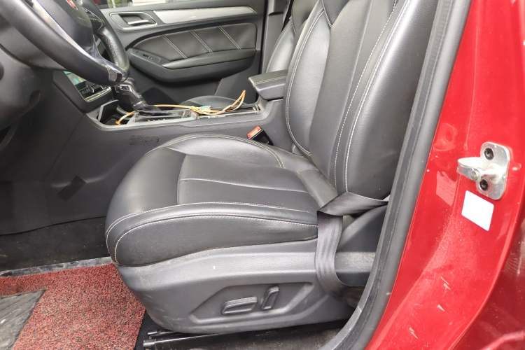 Used Roewe RX5 2016 20T Two-Wheel Drive Automatic Internet Smart Edition
