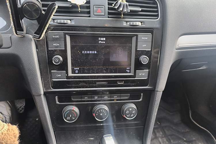 Used Volkswagen Golf 2018 230TSI Automatic Comfort Model Audio And AC Panel