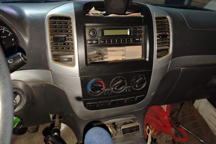 Used Foton Scenic 2012 2.0T Express Classic Long-Wheelbase Version 4D20
