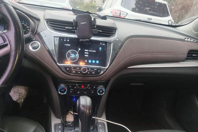 Used Chevrolet Malibu 2018 530T Automatic Luxury Edition Audio And AC Panel