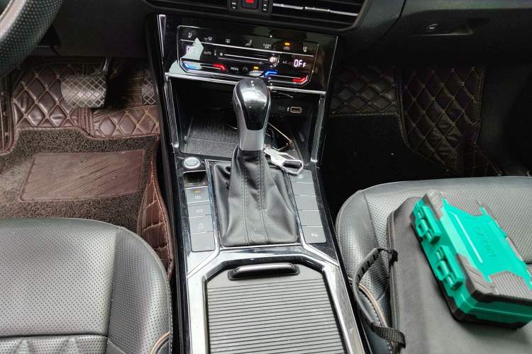 Used Volkswagen Passat 2020 330TSI Luxury Edition China VI Gear Lever