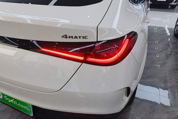 Used Mercedes-Benz GLC Coupe 2024 GLC 260 4MATIC Coupe SUV
