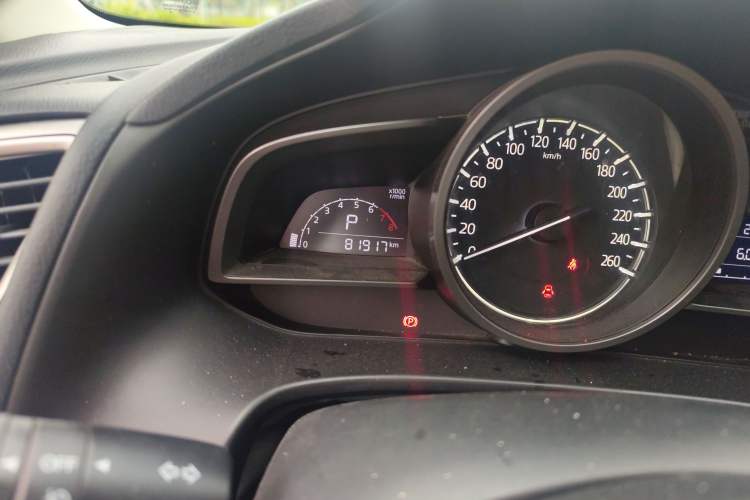 Used Mazda 3 Axela 2017 Sedan 1.5L Automatic Luxury Model Emission Standard China V
