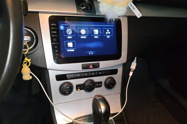 Used Volkswagen Magotan 2015 1.8TSI Advanced Model Audio And AC Panel