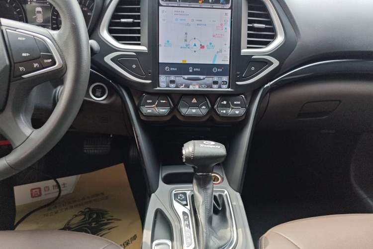 Used GAC Trumpchi GS4 2017 235T Automatic Two-Wheel Drive Elite Edition Audio And AC Panel