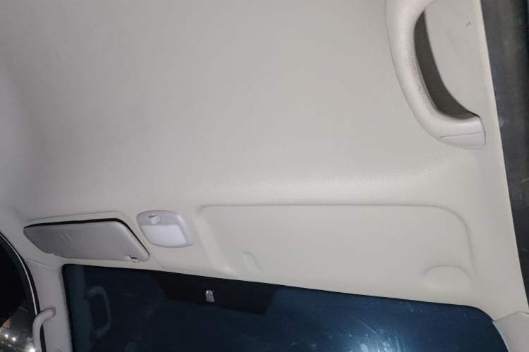 Used Foton Scenic G7 2024 Commercial Version CNG 2.4L Manual Long-Wheelbase High-Roof Van with 2 Seats
