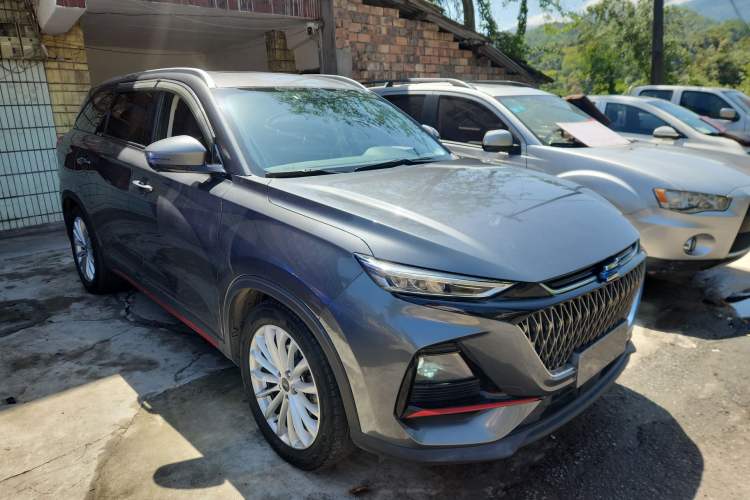 Used CHANGAN OSHAN X7 PLUS 2022 1.5T Blue Whale Edition Automatic Prestige 7-Seater Front Right 45 Deg