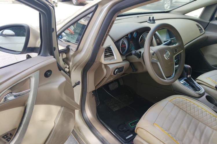 Used Buick GT 2013 GT 1.6L Automatic Fashion Edition Driver Seat