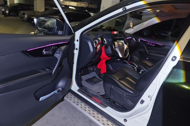 Used Nissan X-Trail 2014 2.0L CVT Comfort Edition 2WD Driver Seat