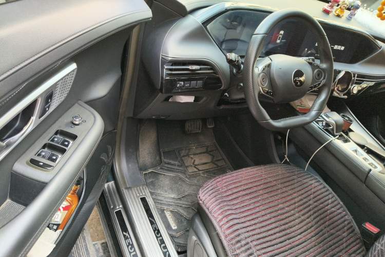 Used Dongfeng Aeolus Huge 2022 Mach Dual-Motor 1.5T MHD Dare-to-Dream Edition Driver Seat