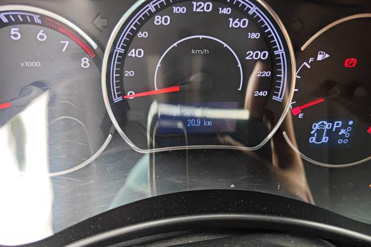 Used Renault Koleos 2014 2.0L Two-Wheel Drive Fashion Edition Odometer Close Up