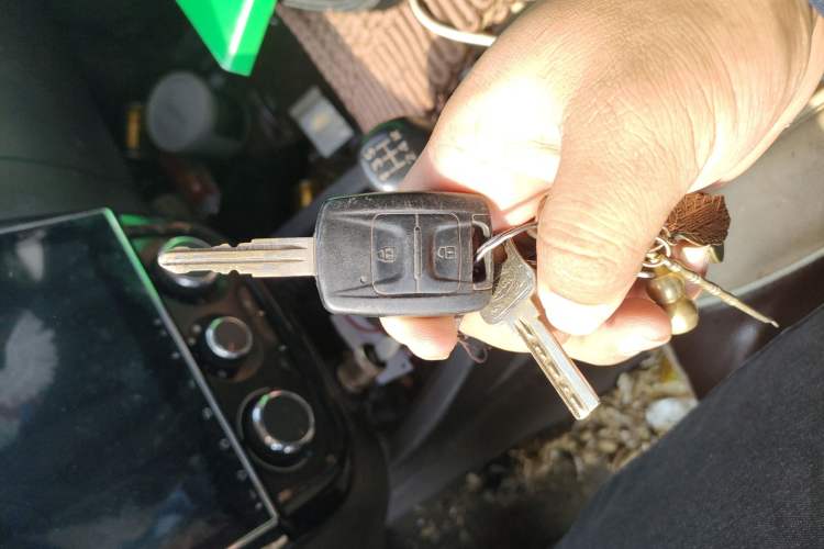 Used Wuling Rongguang V 2016 1.5L Standard Version Vehicle Key