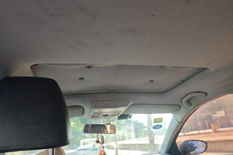 Used Volkswagen Sagitar 2014 1.4TSI Automatic Luxury Model Headliner