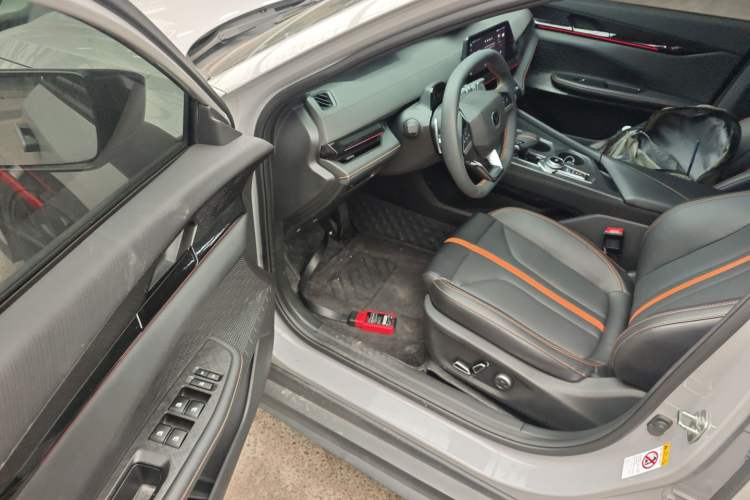 Used CHANGAN UNI-V 2024 1.5T Prestige Edition
