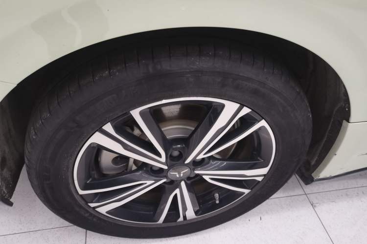 Used Hongqi EH7 2024 690 Pro Right Rear Wheel Hub