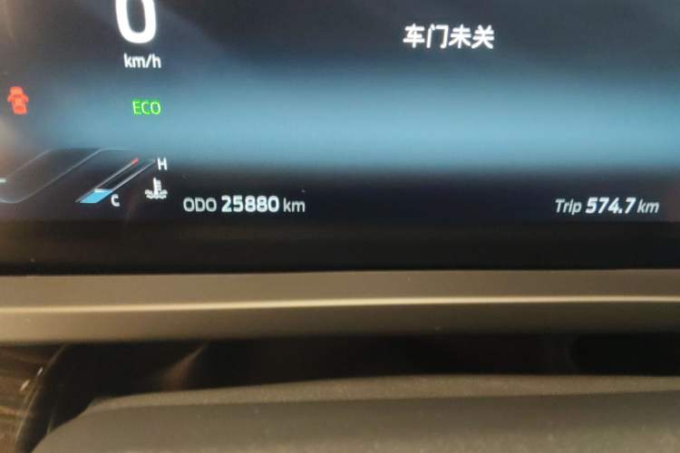 Used Ford Tourneo Custom  Odometer Close Up