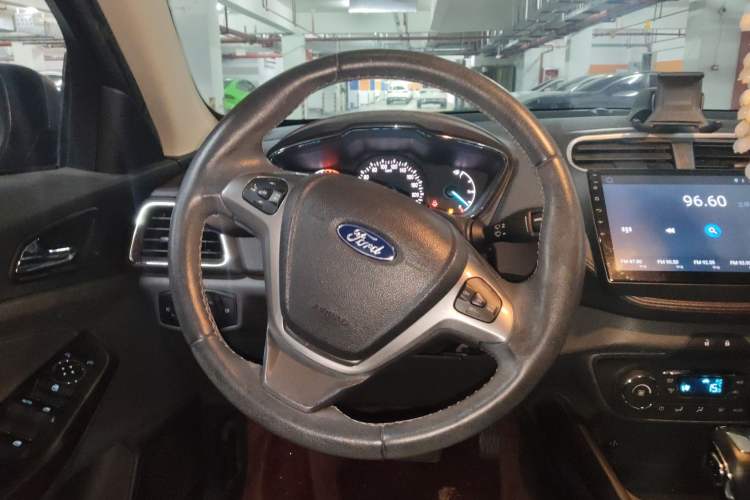 Used Ford Escort 2015 1.5L Automatic Fashion Model
