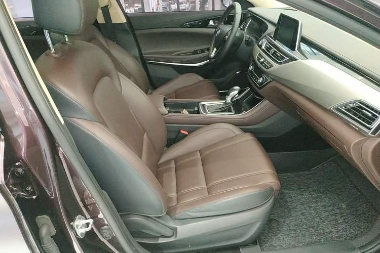 Used CHANGAN Raeton CC 2018 1.5T Automatic Elegant Starry Edition China V Standard