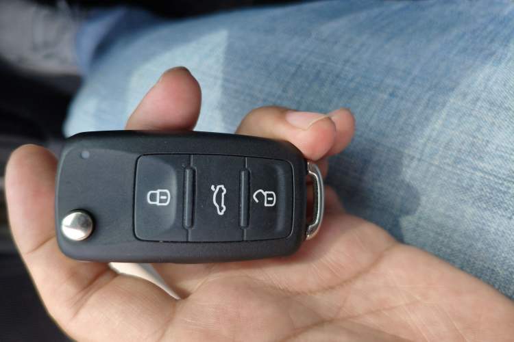 Used Volkswagen Sagitar 2017 230TSI Automatic Luxury Edition Vehicle Key