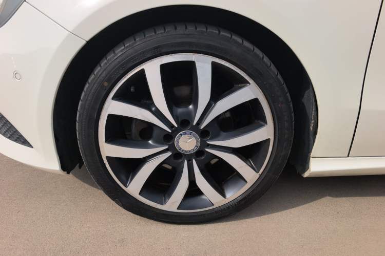 Used Mercedes-Benz A-Class 2015 A 200 Fashion Model Left Front Wheel Hub