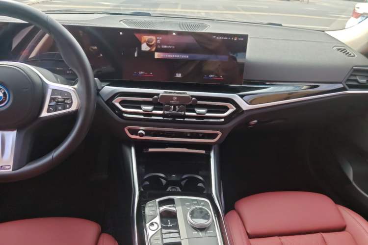 Used BMW i3 2022 eDrive 35 L
