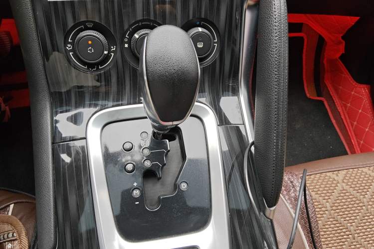 Used Peugeot 3008 2015 2.0L Automatic Classic Edition