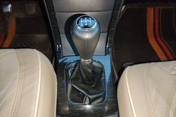 Used Haima Fumei 2013 Sedan 1.6L Manual Fashion Edition
