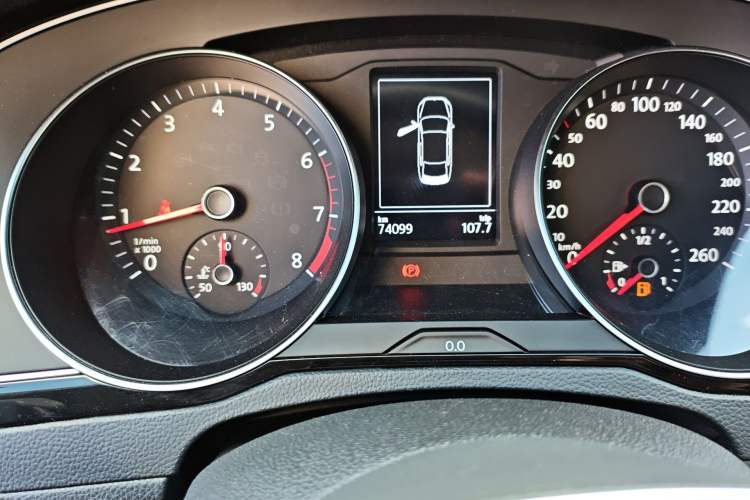 Used Volkswagen Magotan 2020 330TSI DSG Leading Model Odometer Close Up