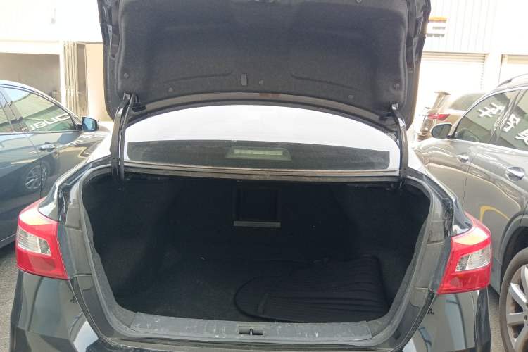 Used Nissan Sylphy 2021 Classic 1.6XL CVT Luxury Edition Trunk