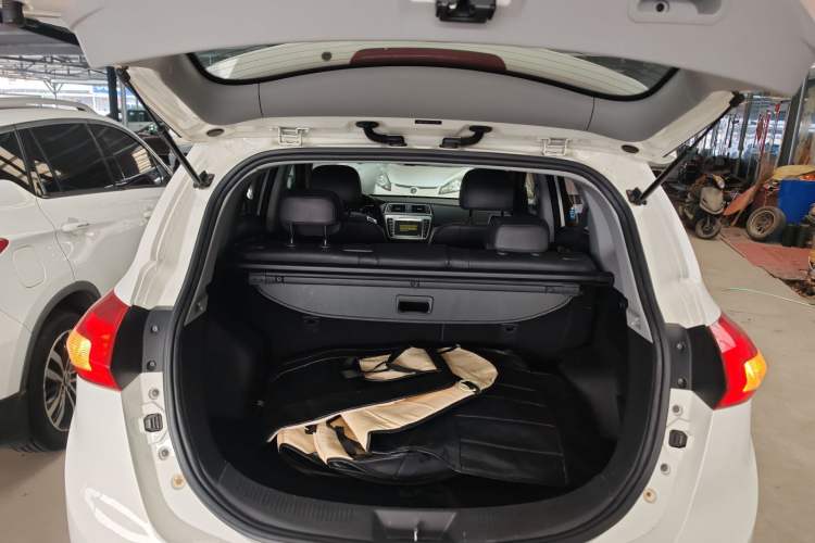 Used BAIC Senova X65 2015 2.0T automatic luxury version
