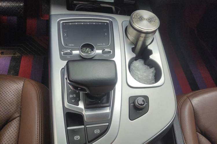 Used Audi Q7 2016 45 TFSI Technology Edition Gear Lever