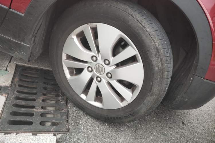 Used Suzuki S-Cross 2014 1.6L CVT Two-Wheel Drive Entry Model Right Front Wheel Hub