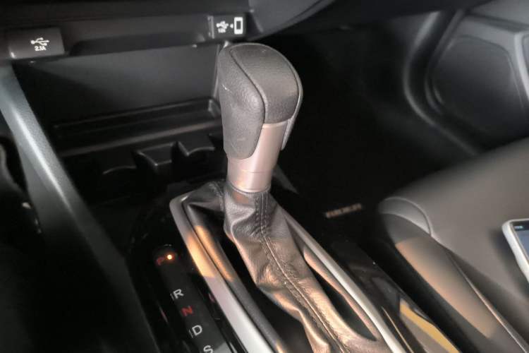 Used Honda Crider 2022 180Turbo CVT Luxury Edition Gear Lever
