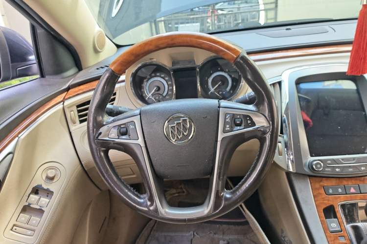 Used Buick LaCrosse 2012 2.4L SIDI Luxury Edition
