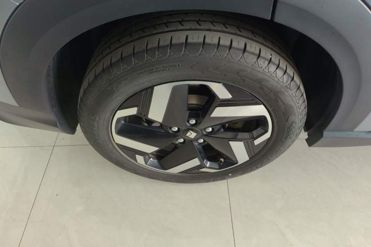 Used Baojun Yunhai 2024 140km Plug-in Hybrid Version
